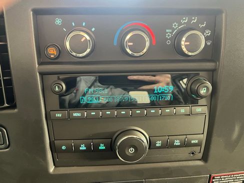 New 2026 Chevrolet Express 2500 image 30