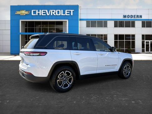 Used 2022 Jeep Grand Cherokee Trailhawk AWD/4WD image 5