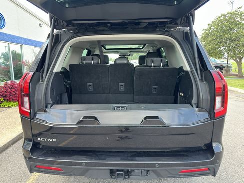 Used 2025 Ford Expedition Active AWD/4WD image 16