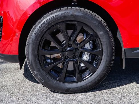 Used 2025 Land Rover Range Rover Sport image 11