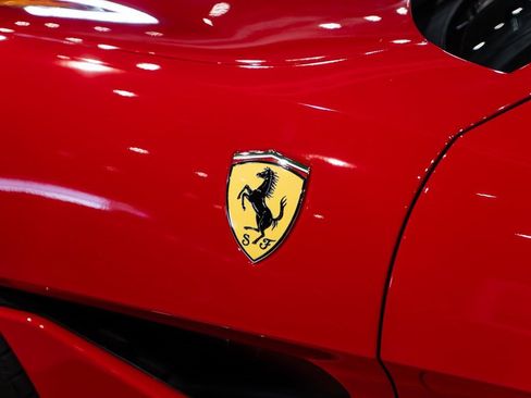 Certified 2019 Ferrari Portofino image 12