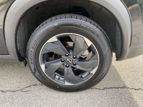 Used 2024 Nissan Rogue SV image 7