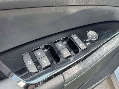 Used 2024 Kia Sportage EX image 10