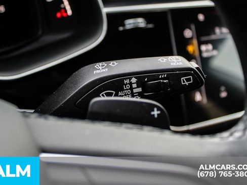 Used 2022 Audi Q8 Premium Plus image 31