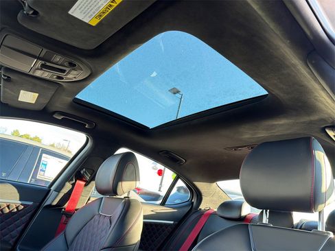 Used 2023 Genesis G70 3.3T w/ Sport Prestige Package image 33