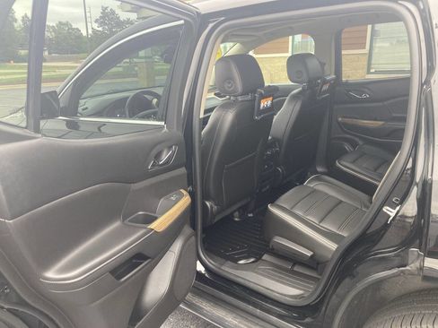 Used 2017 GMC Acadia Denali w/ Technology Package image 19