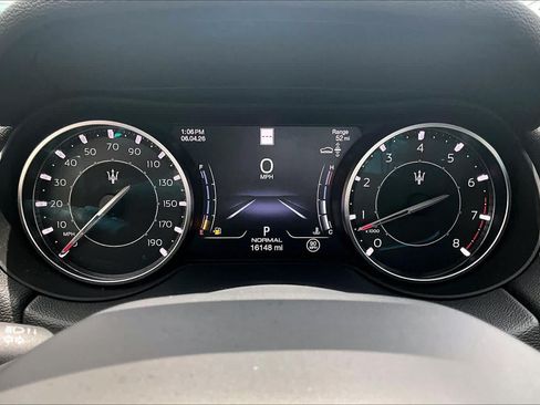Used 2022 Maserati Levante Modena AWD/4WD image 27