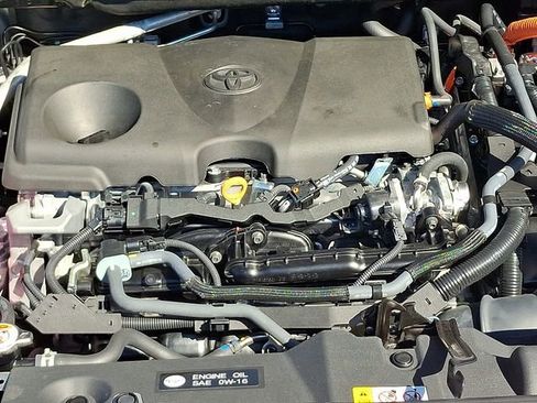 Used 2025 Toyota RAV4 XLE image 28