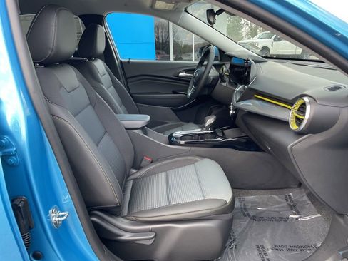 New 2026 Chevrolet Trax LT w/ Driver Confidence Package FWD image 25