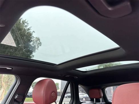 Used 2022 Mercedes-Benz GLC 300 4MATIC image 11