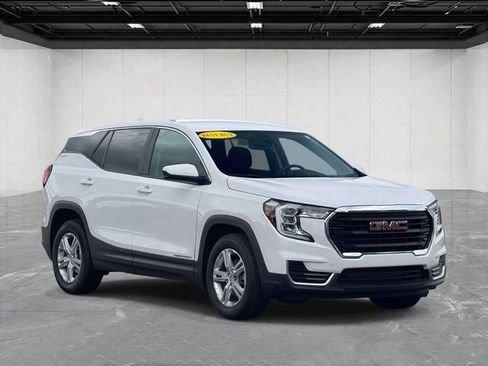 Used 2024 GMC Terrain SLE FWD image 3