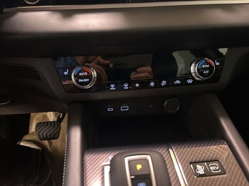 New 2025 Mitsubishi Outlander SE image 15