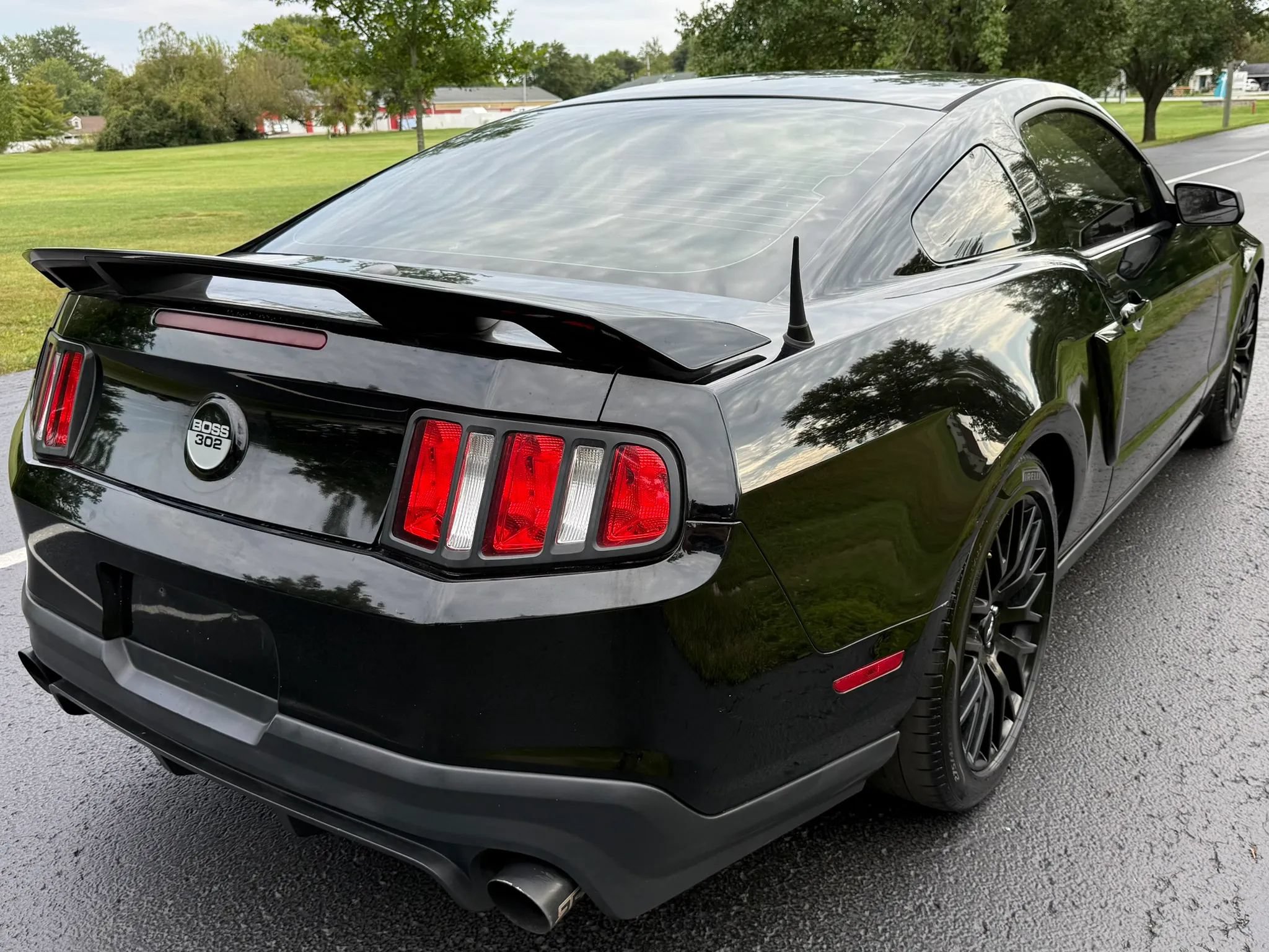 Used 2012 Ford Mustang GT Premium RWD image 10
