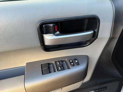Used 2010 Toyota Sequoia Limited AWD/4WD image 51