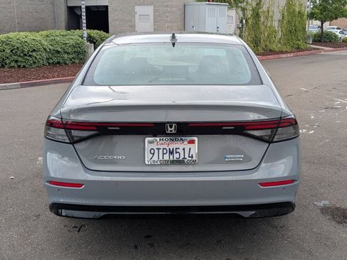 Used 2025 Honda Accord Touring image 6