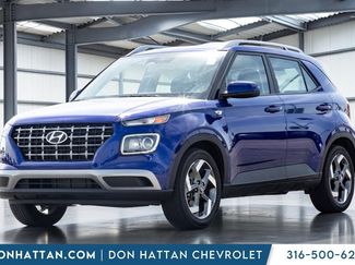 Used 2025 Hyundai Venue SEL FWD video 1