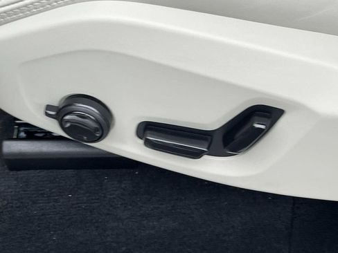 New 2026 Volvo XC90 T8 Ultra image 23