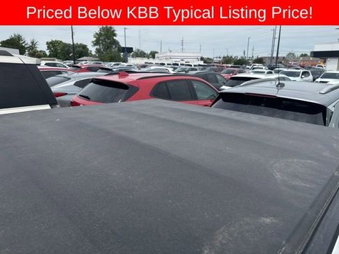 Used 2021 GMC Sierra 1500 AT4 w/ AT4 Premium Package AWD/4WD image 2
