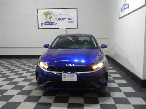 Used 2022 Kia Forte LXS image 2