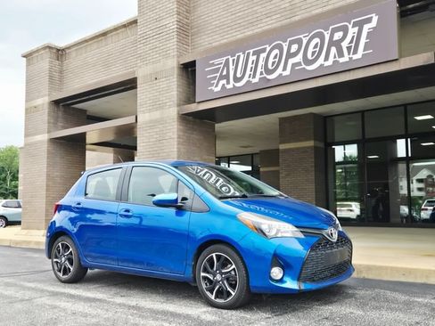 Used 2015 Toyota Yaris SE FWD image 1