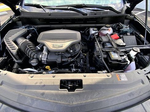 Used 2025 Cadillac XT6 Premium Luxury image 17