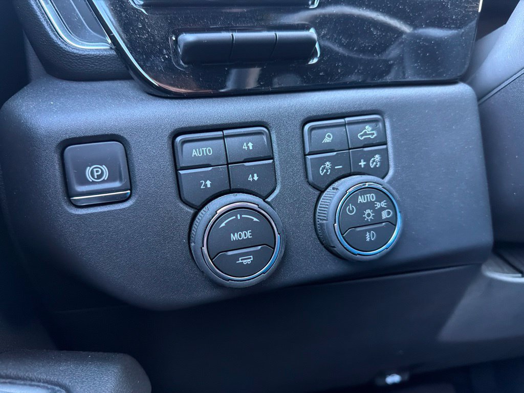 Used 2026 Chevrolet Silverado 1500 High Country w/ High Country Premium Package AWD/4WD image 23
