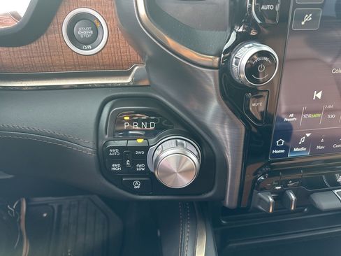 Used 2022 RAM 1500 Limited w/ Body Color Bumper Group image 5