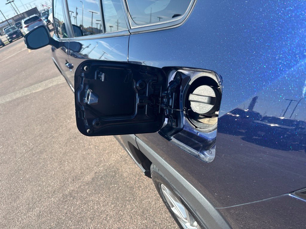 Used 2022 Toyota RAV4 XLE Premium FWD image 42
