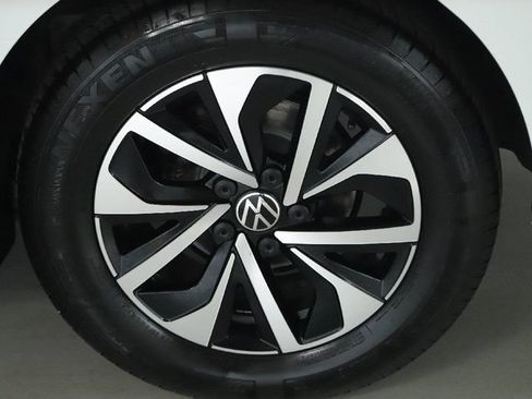 Certified 2024 Volkswagen Jetta S FWD image 38