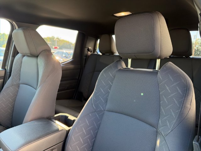 Used 2025 Toyota Tacoma SR5 AWD/4WD image 17