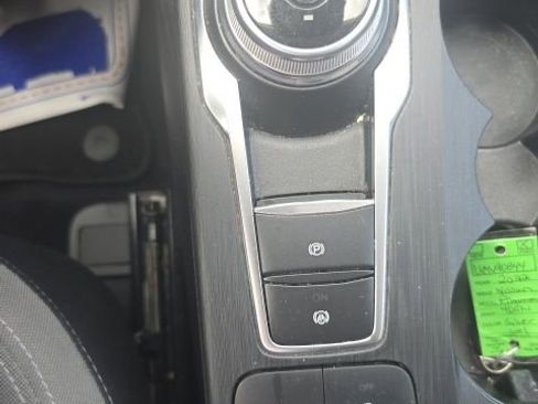 Used 2022 Ford Escape SE w/ SE Sport Appearance Package image 20