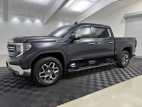 Used 2023 GMC Sierra 1500 SLT w/ SLT Premium Package image 3