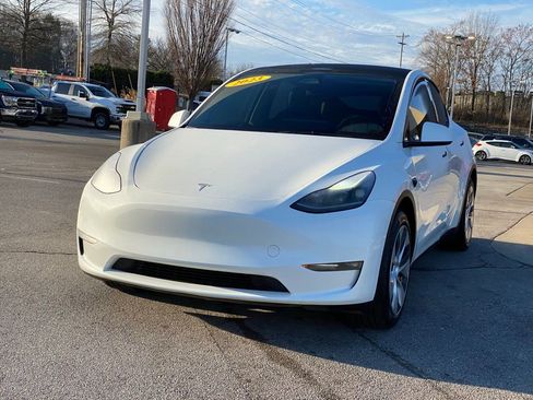 Used 2023 Tesla Model Y Long Range image 3