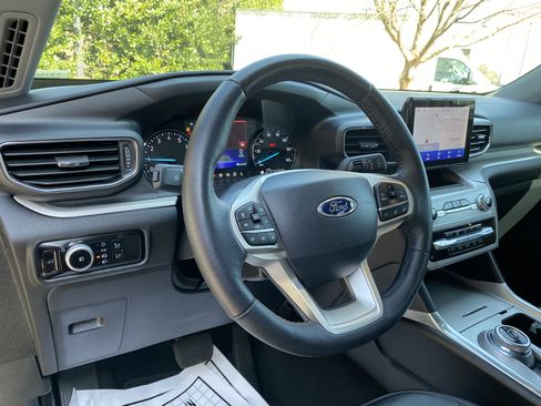 Used 2023 Ford Explorer XLT w/ Equipment Group 202A image 17
