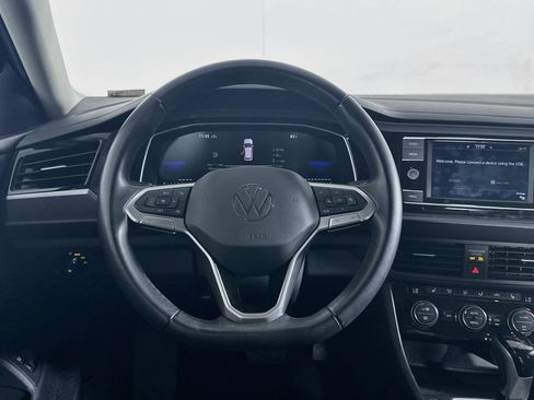 Used 2024 Volkswagen Jetta SE FWD image 18