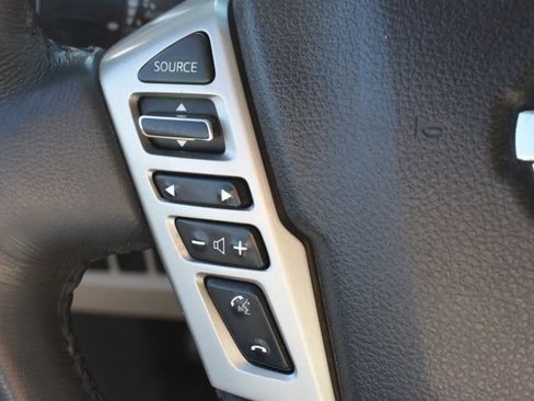 Used 2016 Nissan Titan SL image 20
