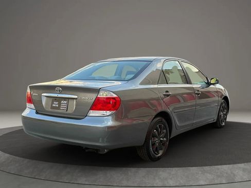 Used 2005 Toyota Camry LE image 4