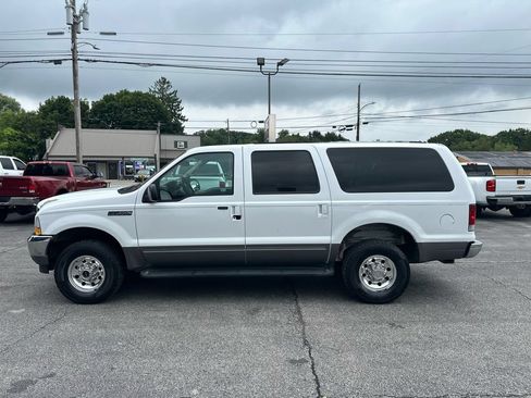 Used 2002 Ford Excursion XLT AWD/4WD image 2