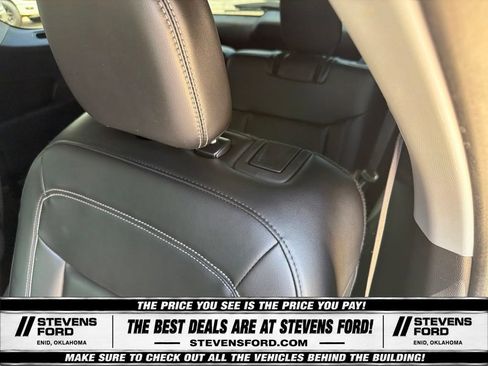 Used 2023 Ford Explorer XLT w/ Equipment Group 202A AWD/4WD image 37