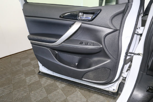 Used 2024 Mitsubishi Eclipse Cross AWD image 32