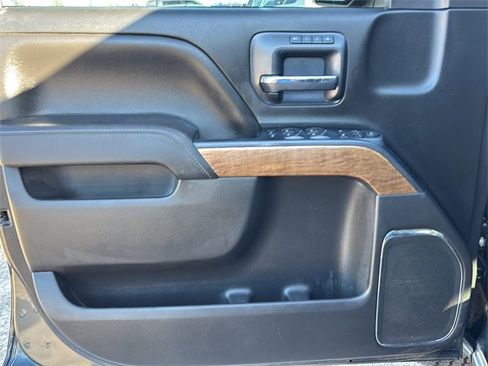 Used 2018 Chevrolet Silverado 1500 LTZ image 17