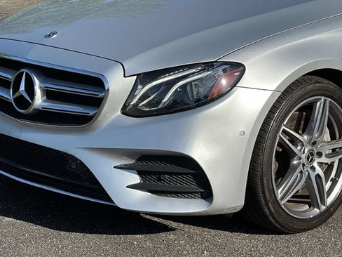 Used 2017 Mercedes-Benz E 300 4MATIC image 8