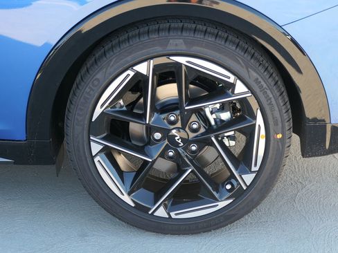 New 2025 Kia K4 GT-Line image 7