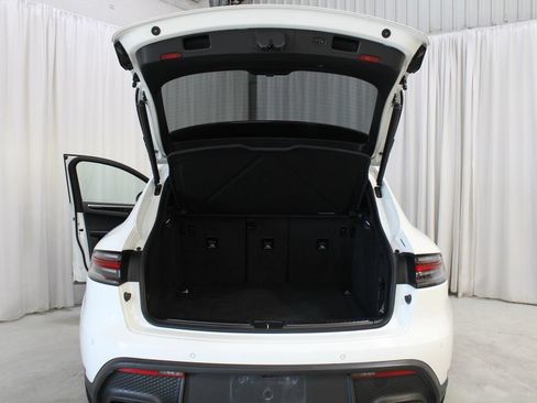 Used 2023 Porsche Macan Turbo AWD/4WD image 28