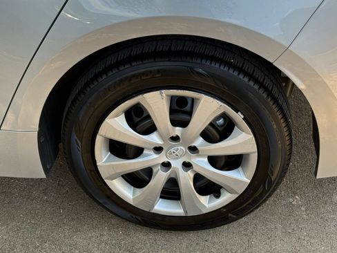 Used 2025 Toyota Corolla LE FWD image 29