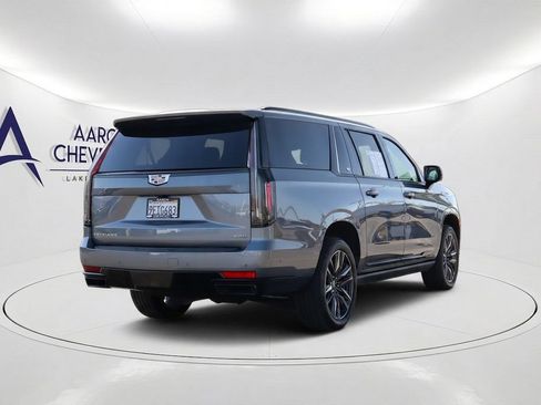 Used 2022 Cadillac Escalade ESV Sport Platinum AWD/4WD image 4