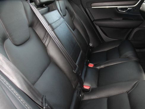 Used 2019 Volvo V90 T6 Cross Country w/ Advanced Package image 15