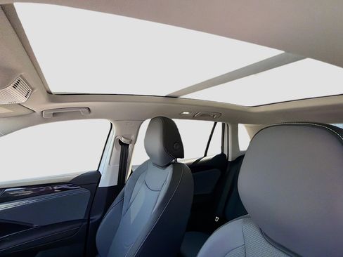New 2026 Volkswagen Tiguan SE FWD image 26