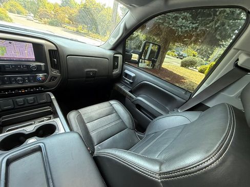 Used 2015 GMC Sierra 2500 Denali w/ Duramax Plus Package image 20