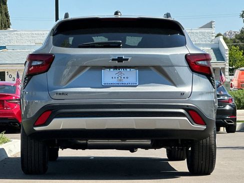 New 2026 Chevrolet Trax LT w/ Driver Confidence Package FWD image 5